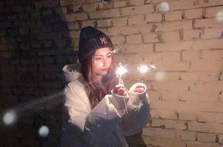 文投會客廳 | 從小刷TVB的電視兒童徐熠，在戛納紅毯上有了姓名